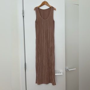 Pleated dress XS